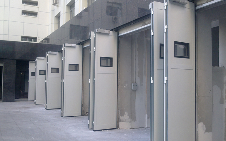 柳林縣晉柳雜糧開(kāi)發(fā)公司折疊工業(yè)門(mén)