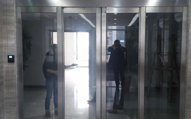 環(huán)能科技有限公司選定山西超躍安防玻璃感應(yīng)門