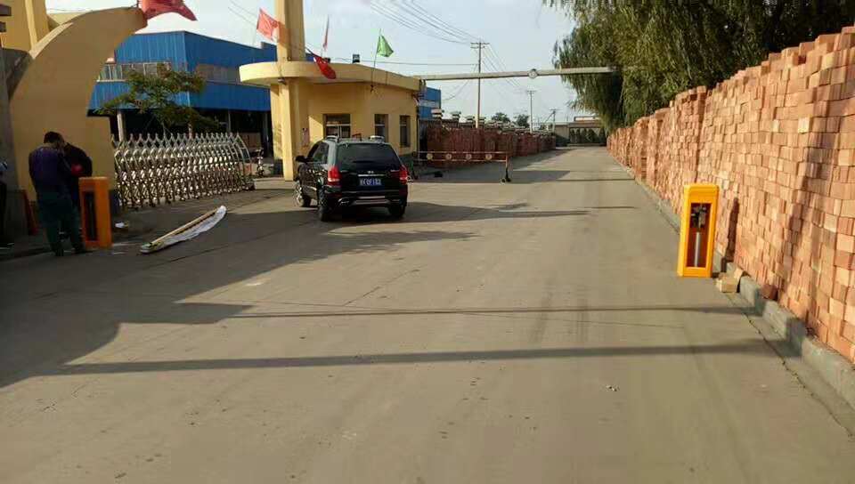 2018年10月平遙新型建材有限公司道閘工地案例