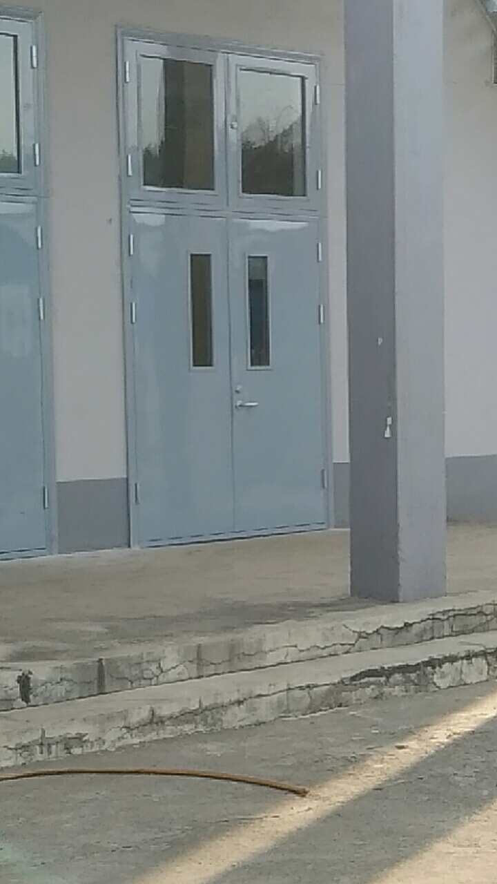 2020離石永聚煤業(yè)防火門(mén)窗安裝現(xiàn)場(chǎng)